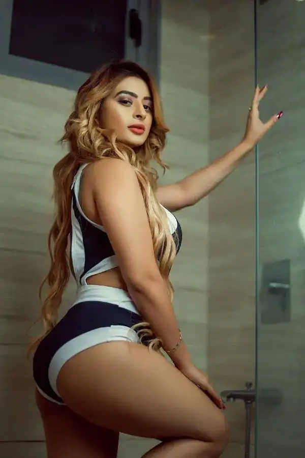 escorts in karachi – romantic escort for birthday, event and party nights – photo 11 (image 56)